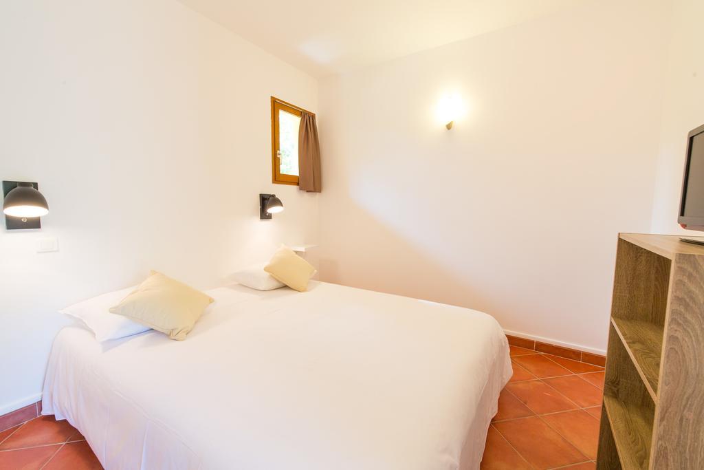 Casa Vecchia Rooms + Apartments Calvi  Værelse billede